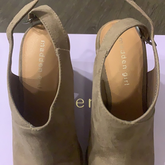 Madden Girl Taupe Shooties - Picture 3 of 9